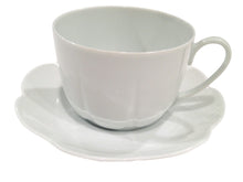 Load image into Gallery viewer, SKU# R400-NYM00001 - Nymphea White Breakfast Cup - Shape Nymphea - Size: 10oz
