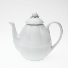 Load image into Gallery viewer, SKU# D115-NYM00001 - Nymphea White Coffeepot - Shape Nymphea - Size: 30oz
