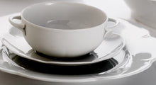Cargar imagen en el visor de la galería, SKU# T300-NYM00001 - Platillo para sopa de crema blanca Nymphea - Forma Nymphea
