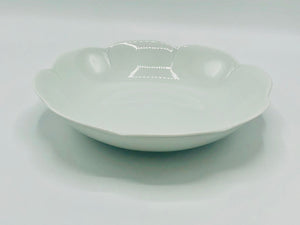 SKU# L211-NYM00001 - Nymphea White Round Deep Platter - Shape Nymphea - Size: 11"