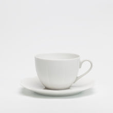 Cargar imagen en el visor de la galería, SKU# T200-NYM00001 - Platillo para té blanco Nymphea - Forma Nymphea
