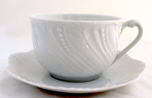 Load image into Gallery viewer, SKU# R400-OCE00001 - Ocean White Breakfast Cup - Shape Ocean - Size: 10oz
