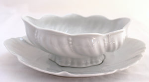 SKU# N996-OCE00001 - Ocean White Sauce Boat - Shape Ocean