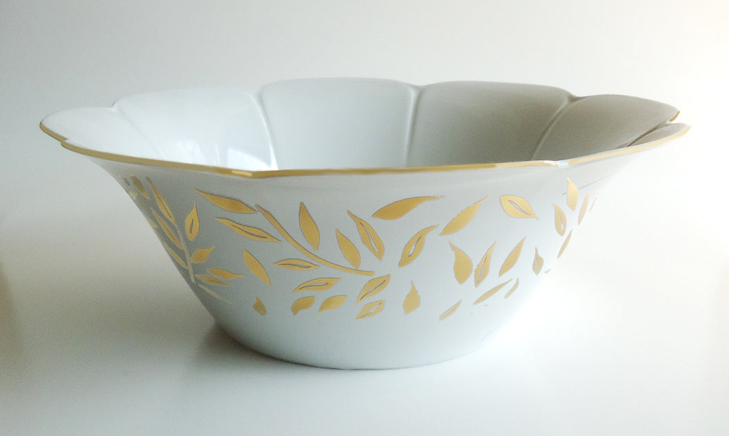 SKU# V275-NYM20583 - Olivier Gold Salad Bowl - Shape Nymphea - Size: 10.5