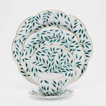 Cargar imagen en el visor de la galería, SKU# T100-NYM12010 - Platillo para café Olivier Green - Forma Nymphea
