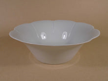 Load image into Gallery viewer, SKU# V275-NYM00001 - Nymphea White Salad Bowl - Shape Nymphea
